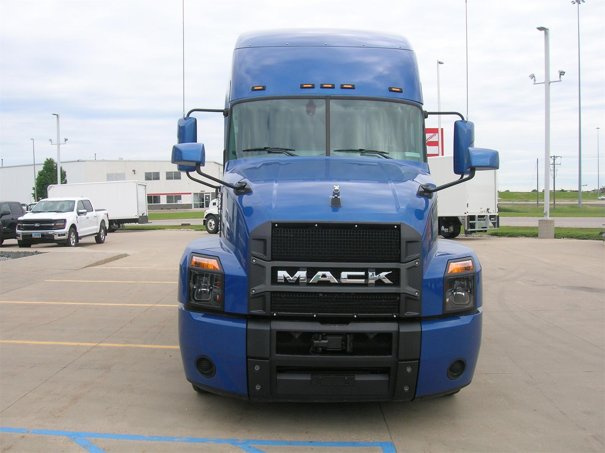 2025 MACK ANTHEM 64T - image 2 of 6