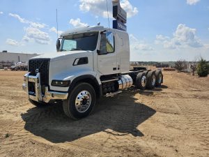 2025 VOLVO VHD84FT400 9014309657