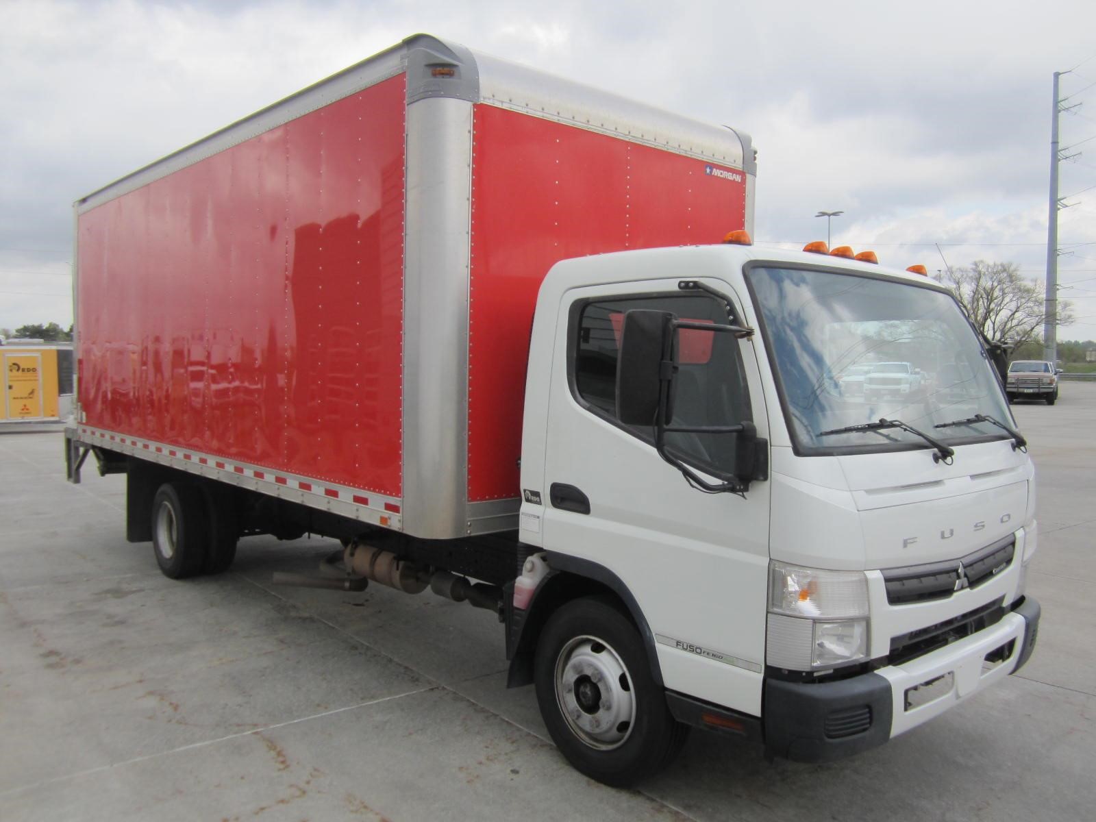 2019 MITSUBISHI FUSO FE - image 3 of 6