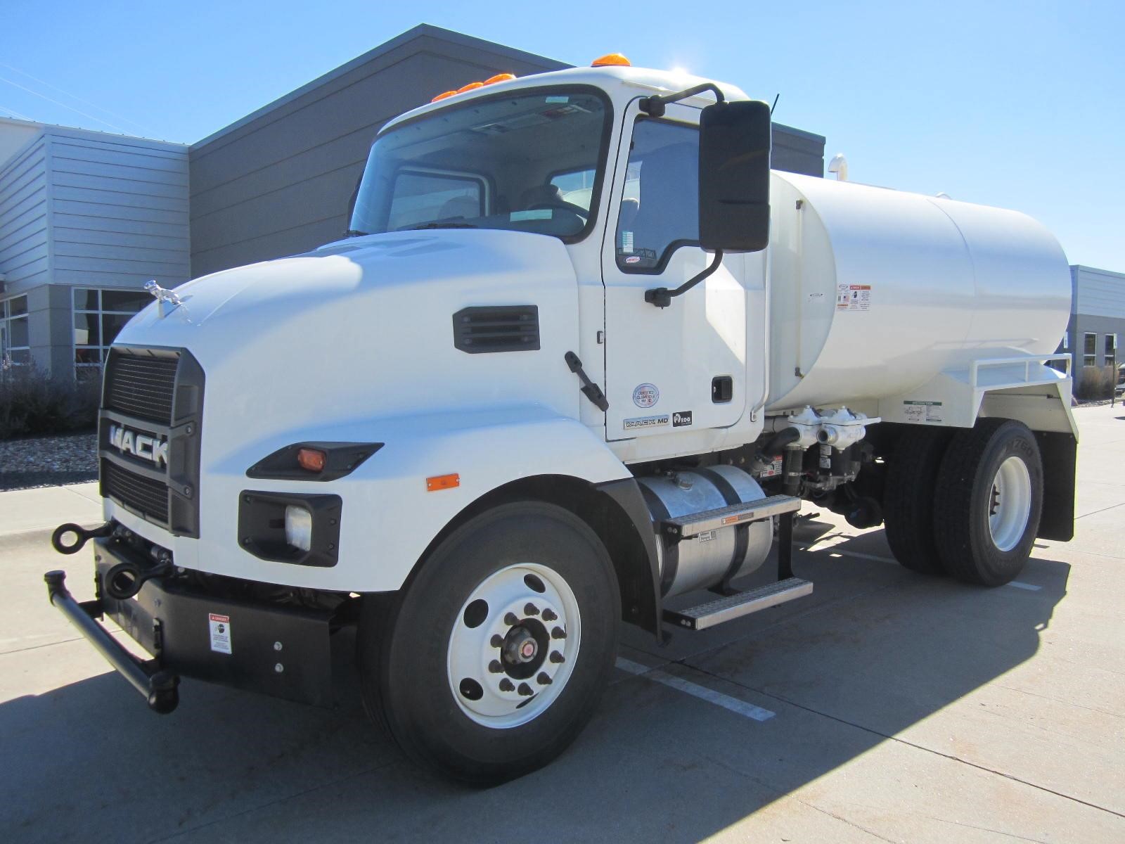 2023 MACK MD7 - image 1 of 6