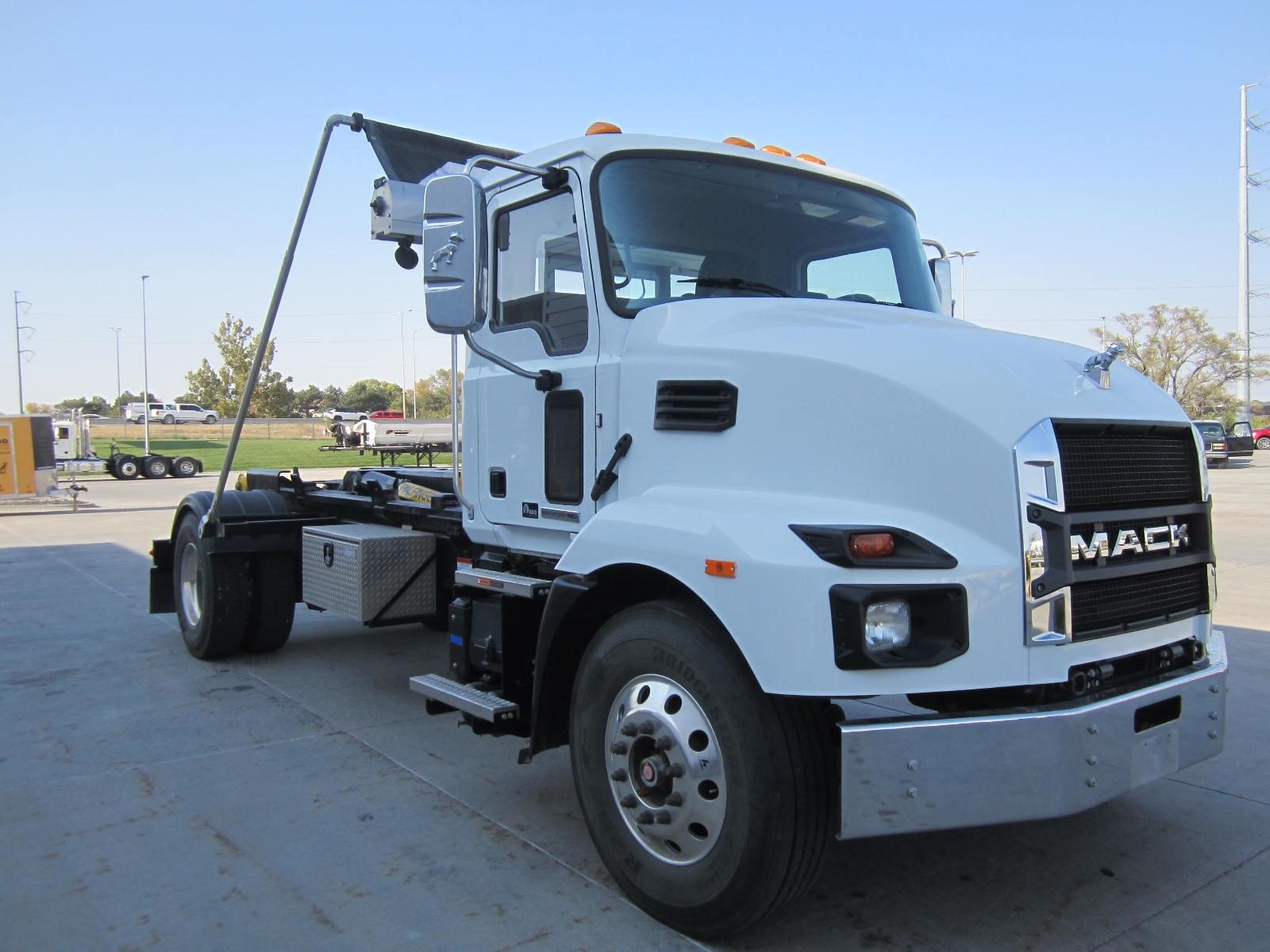 2024 MACK MD7 - image 4 of 6