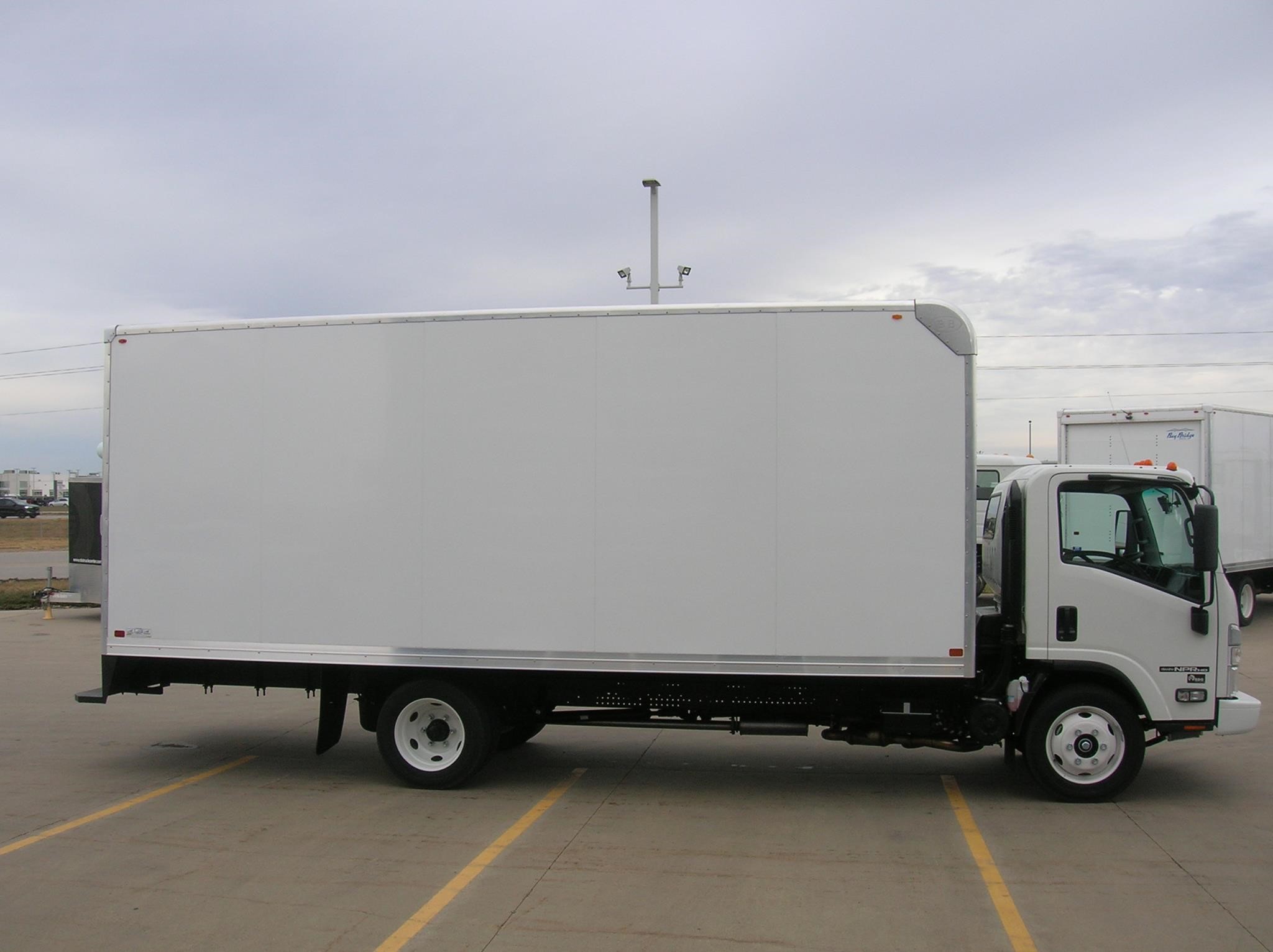 2025 ISUZU NPR HD - image 4 of 6