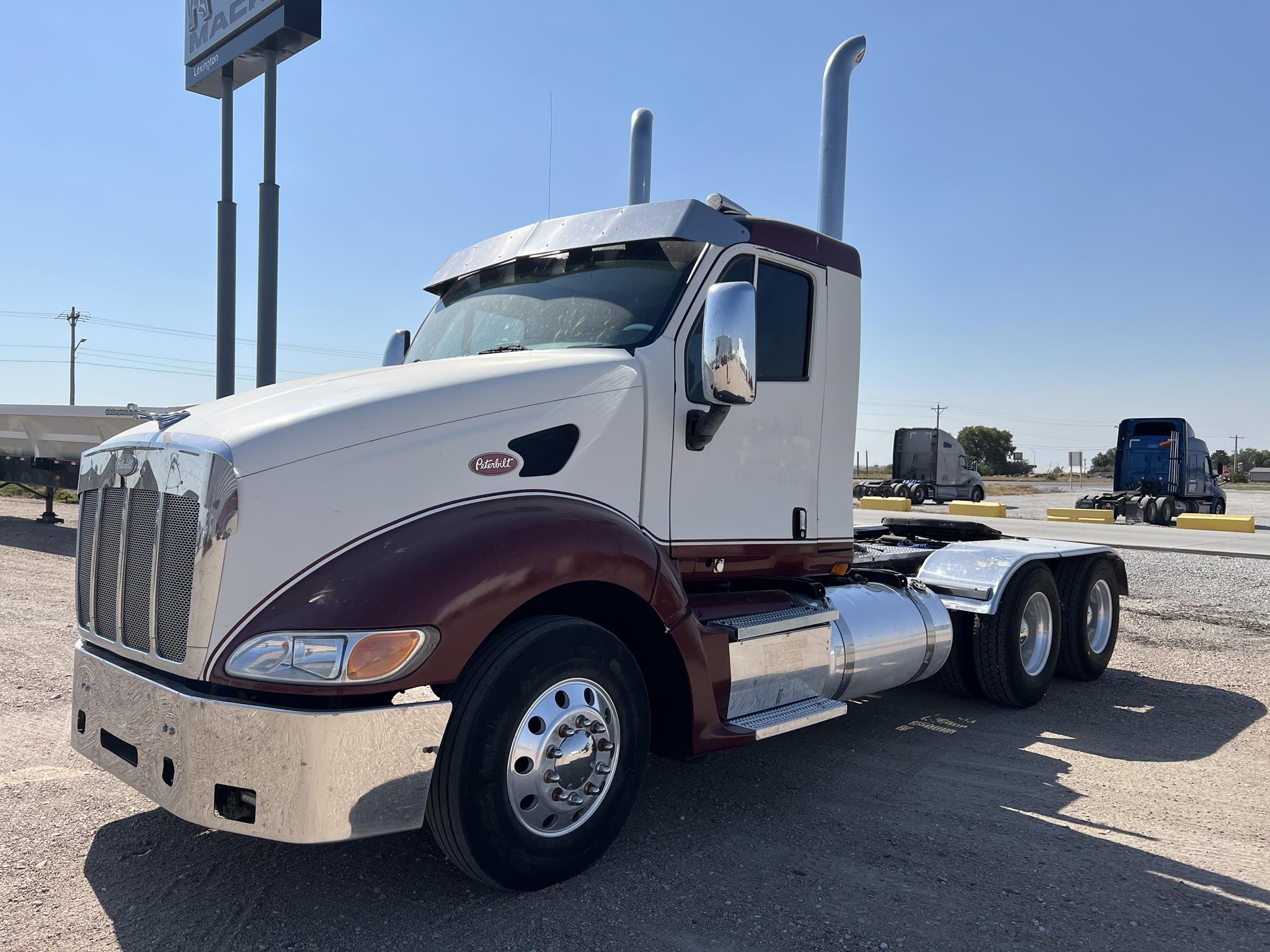 2004 PETERBILT 387 - image 1 of 6