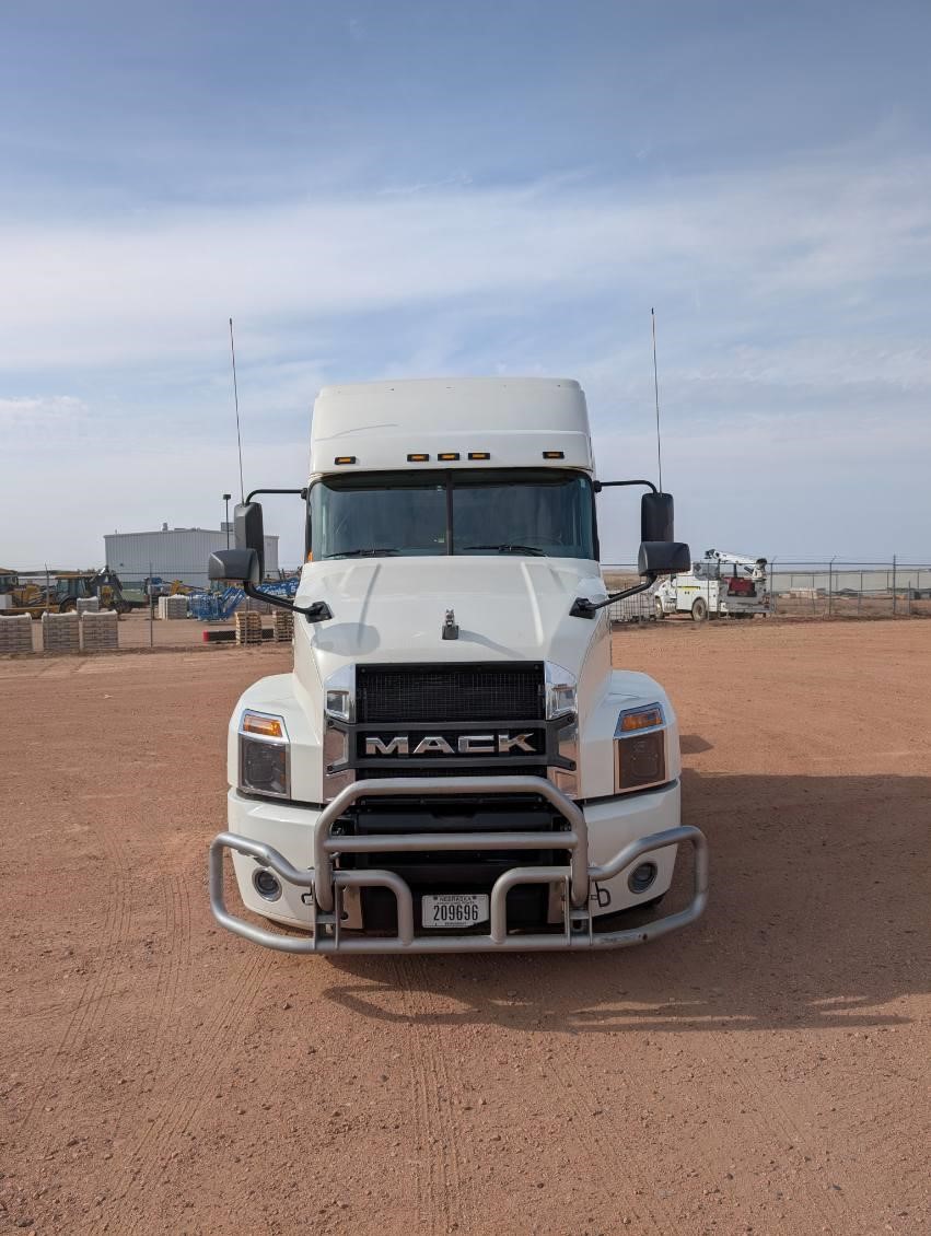 2019 MACK ANTHEM 64T - image 2 of 6