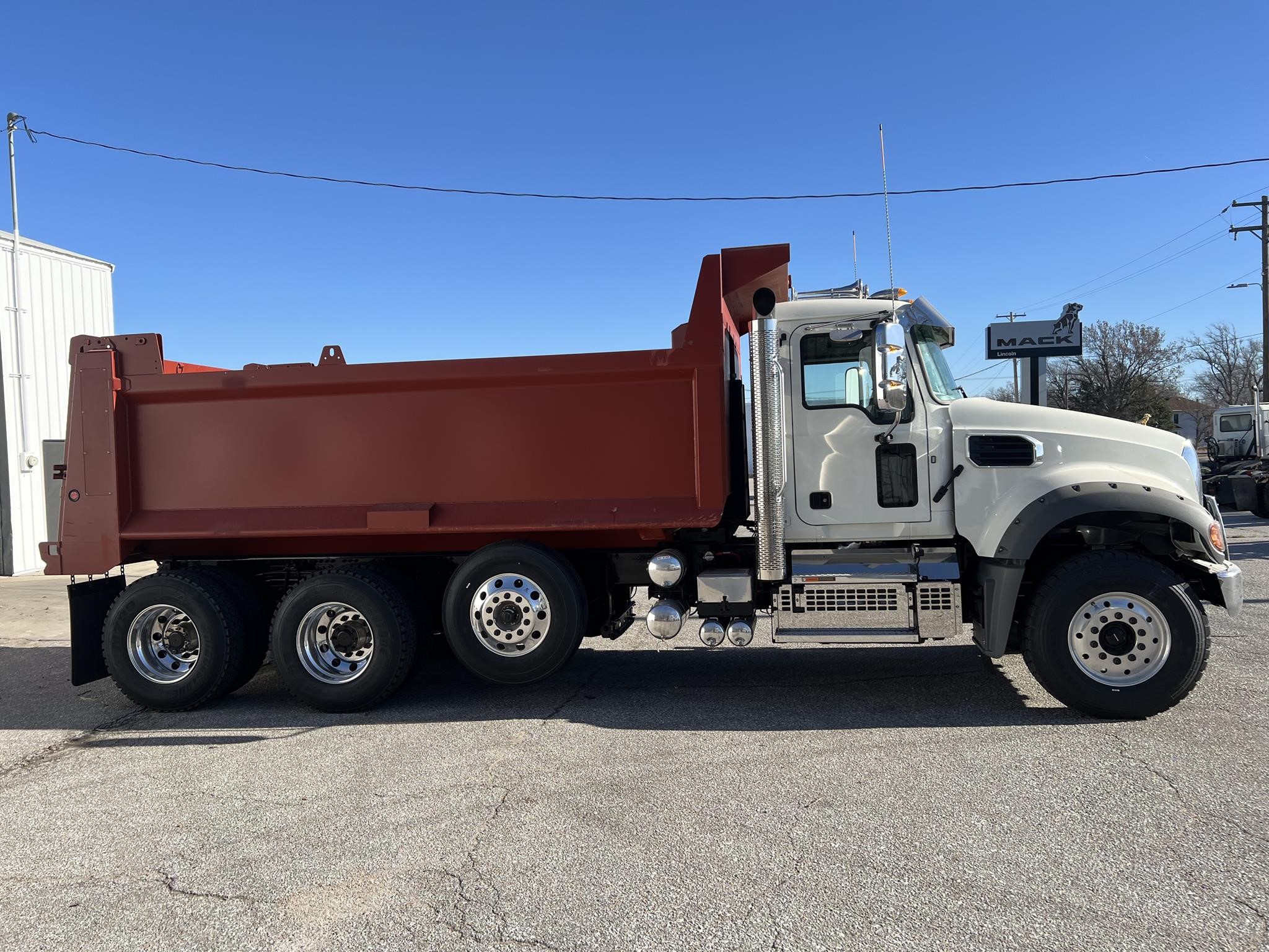 2025 MACK GRANITE 84FR - image 6 of 6