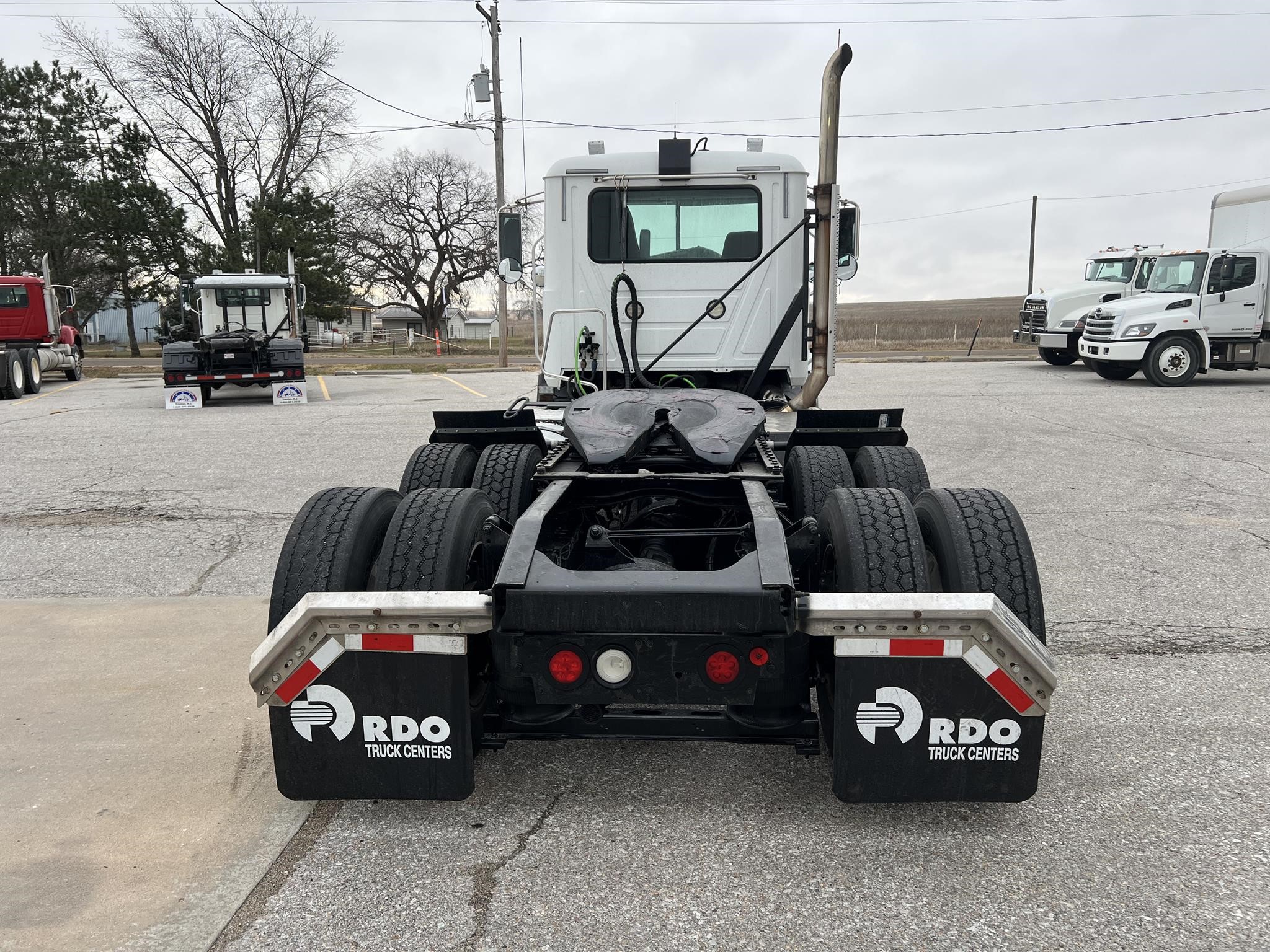 2018 MACK PINNACLE CXU613 - image 4 of 6