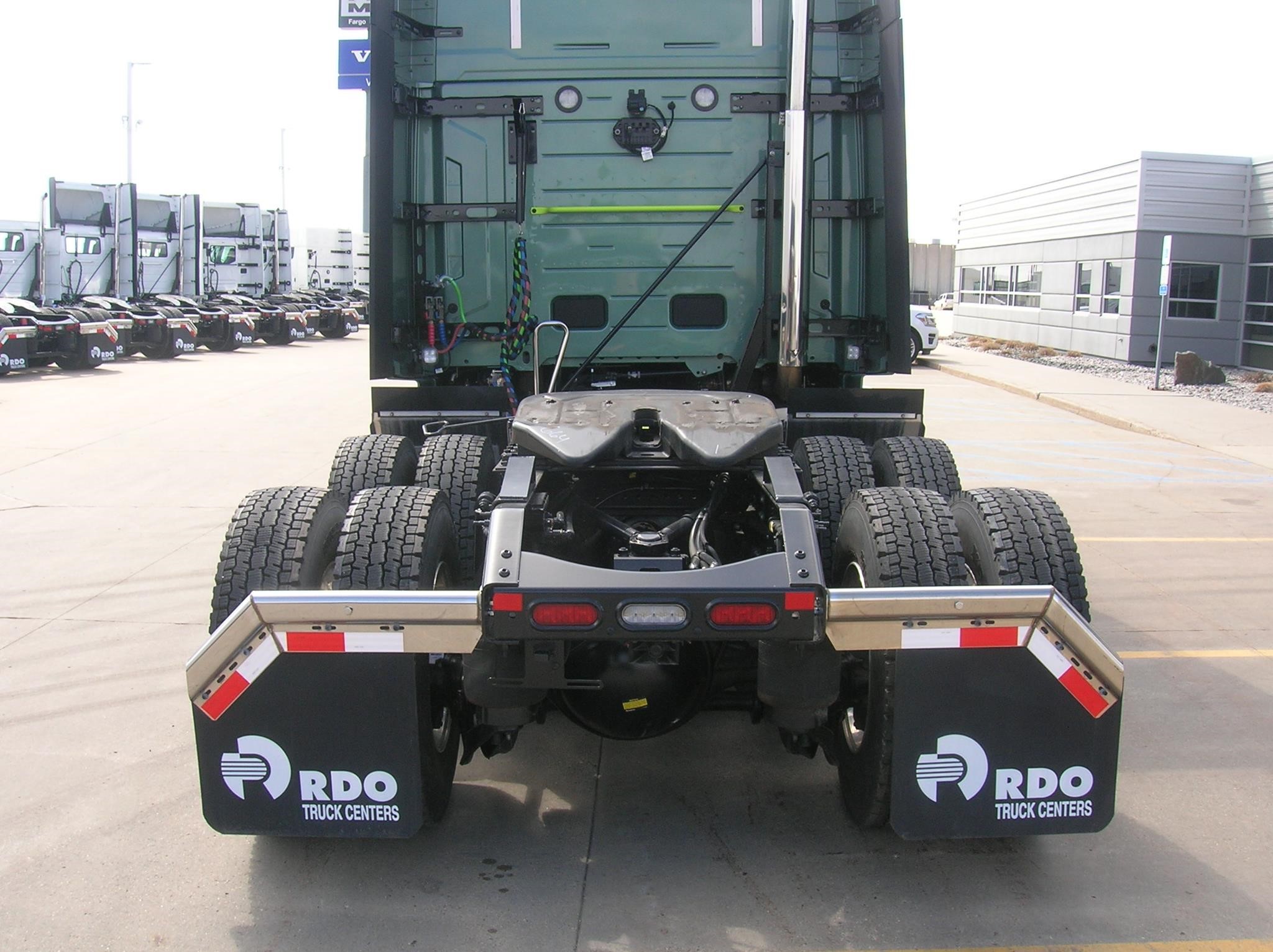 2025 VOLVO VNL64T840 - image 6 of 6